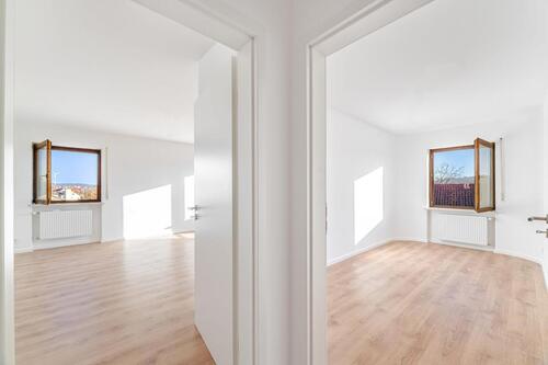 Foto - Helle & sanierte 3-Zimmer-Wohnung im 3. OG mit Balkon und Einzelgarage