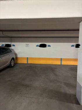 Foto - Tiefgaragen-Stellplatz zu vermieten - Weinsbergstraße
