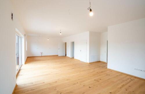 Foto - Mehrfamilienhaus, Wohnhaus in Regen zur Miete