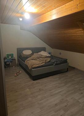 Foto - Mietwohnung DG - 550,00&nbsp;EUR Kaltmiete, ca.&nbsp; 85,00&nbsp;m&sup2;