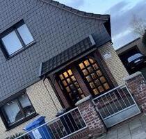 Haus zu Vermieten - 1.200,00 EUR Kaltmiete, ca.  145,00 m² in Delmenhorst (PLZ: 27755) Düsternort