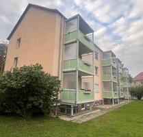 Helle 3-Raum-Wohnung mit Balkon + Einbauküche + Stellplatz + Tageslichtbad - Rochlitz
