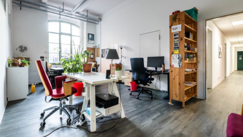 Foto - Schreibtische in Kreuzberger Büroetage zu vermieten, a. f. Teams