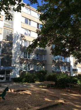 Foto - Hier lässt es sich aushalten: weitläufige 3-Zimmer-Wohnung (WBS erforderlich!)