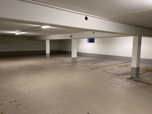 Foto - Tiefgaragenstellplatz auch für Oldtimer geeignet