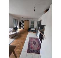 Studio Apartment mit Balkon - Kurzzeitmieten( May 29 bis Juli 27) - Straubing