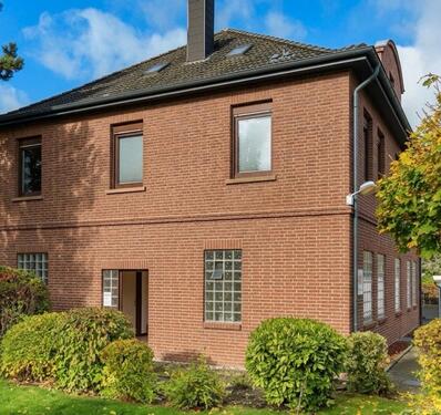 Foto - Charmantes Wohnung mit 300 m2 Lage von RE - Hochlar