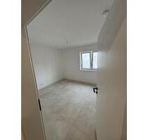 2 Zimmer Wohnung mit Terasse, NEU SANIERT - Augsburg Bärenkeller