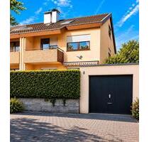 DHH mit Garage, Stellplätze, Balkon und Terrasse - Leonberg
