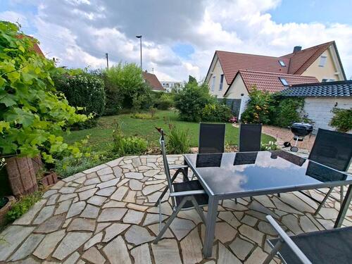 Foto - Exklusiv modernisierte Doppelhaushälfte mit Traumgarten