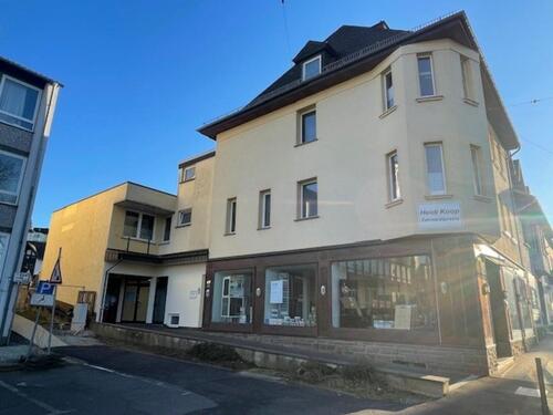 Foto - Ladenlokal gleich neben dem neuen Rathaus