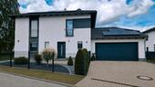 Foto - **PROV-FREI*** Modernes EFH mit Doppelgarage, PV-Anlage uvm