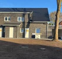 Doppelhaus Haus Haushälfte - 499.000,00&nbsp;EUR Kaufpreis, ca.&nbsp; 146,00&nbsp;m&sup2; in Bad Zwischenahn (PLZ: 26160)