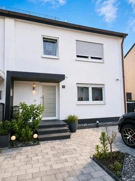 Foto - 2-Familien-doppelhaushälfte mit Garten Garage und stellplätzen