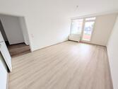 Foto - **Einziehen und wohlfühlen! +Balkon + modernes Tageslichtbad +Laminat +Gäste-WC**