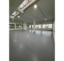 Gilching: Helle, sanierte Lager- und Produktionshalle auf 188m²