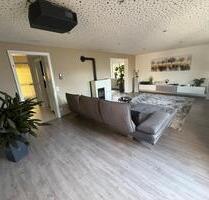 Freistehendes Einfamilienhaus mit 6 Zimmer, 2 Garagen, PV & Solar - Rudersberg