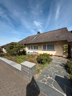 Foto - Helle Dachwohnung beste Lage - 1.150,00&nbsp;EUR Kaltmiete, ca.&nbsp; 92,00&nbsp;m&sup2;
