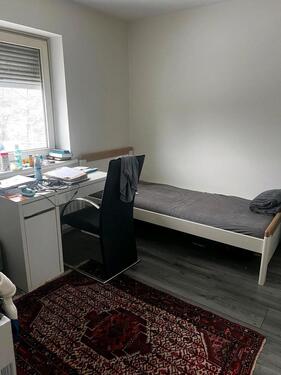 Foto - 1 WG-Zimmer in 3-Zimmer-Wohnung zu vermieten (13 m²)