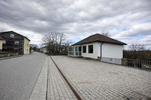 Foto - Praxisimmobilie in Top-Lage mit Stellplätzen & Busanbindung in Wildenberg