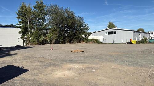 Foto - Lagerplatz und oder Stellplatz für Handwerker, Wohnmobile