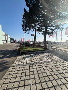 Foto - Stellplatz für Imbiss oder Foodtruck im Gewerbegebiet Hallstadt