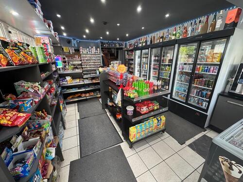 Foto - Kiosk mit Inventar - 11,00&nbsp;EUR Kaltmiete, ca.&nbsp; 50,00&nbsp;m&sup2;