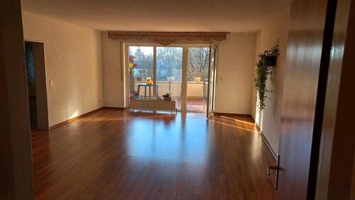 Foto - 3,5 ZW mit Einbauküche und Stellplatz