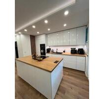 Kernsanierte 2- Zimmer Wohnung mit Balkon in ruhiger Parkanlage - Sankt Augustin