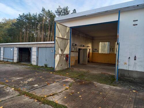 Foto - Halle Große Garage Lagerhalle Garagehof Stellplatz Werkstatt