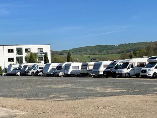 Foto - Stellplatz für Wohnwagen Wohnmobil