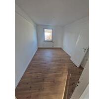 Helle, renovierte 3 Zimmer Wohnung, 74 qm zentral in Krefeld