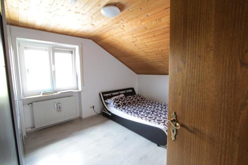 Foto - 1 Zimmer Dachgeschoßwohnung zur Miete in Hohenlinden