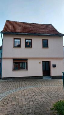 Foto - Einfamilienhaus mit Hofstück und große Garage zu verkaufen
