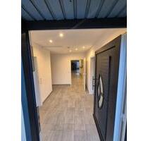 Wohnen & Vermieten! Großzügiges Zweifamilienhaus zu verkaufen. - Osterrönfeld