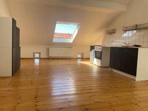 Foto - Helle 1,5-Zimmer Dachgeschosswohnung - ab sofort