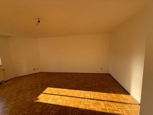 Foto - Helle, großzügige 2,5 Zimmer Wohnung mit Balkon und TG Rgbg West