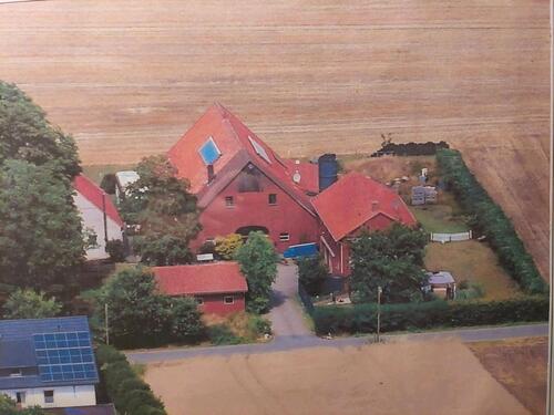 Foto - Resthof mit 3 bzw. 4 Wohneinheiten und 5 Garagen im Aussenbereich