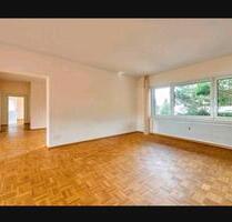 Helle 4-Zimmer-Wohnung im 2-FH in Mainnähe mit Garage&Stellplatz - Mühlheim am Main
