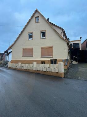 Foto - Geräumige Altbau Wohnung zu vermieten