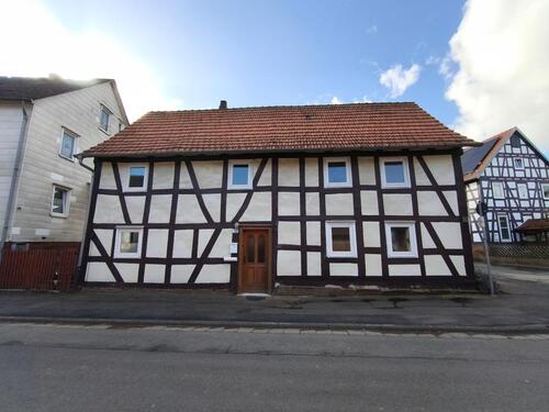 Foto - Fachwerkhaus, ehem. Schule von Gisselberg und Niederweimar