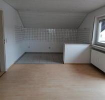 Helle 3-Zi.-DG-Wohnung, Wohnküche u. Balkon 140 m² in Neubrunn