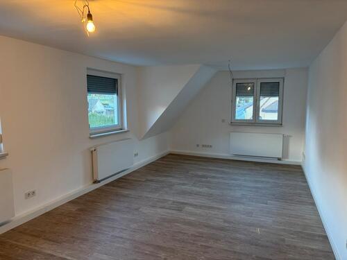 Foto - 2.5 Zimmer Dachgeschoßwohnung in Floh-Seligenthal