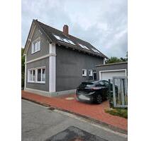 Charmantes Einfamilienhaus in zentraler Lage mit Garten u. Garage - Brake (Unterweser)