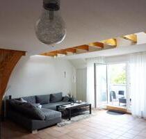 Kpl. renovierte Dachgeschosswohnung mit Galerie - Recklinghausen