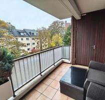 Helle 2-Zimmer-Wohnung, Süd-Loggia, Tiefgarage & Fußbodenheizung - Hamburg Eppendorf