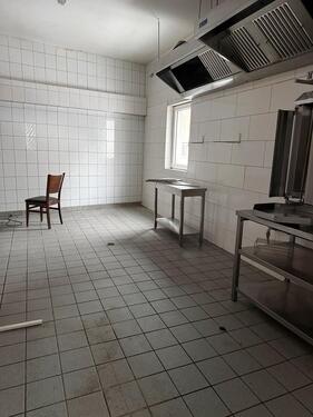 Foto - Ladenfläche zu vermieten - 1.200,00&nbsp;EUR Kaltmiete, ca.&nbsp; 125,00&nbsp;m&sup2;