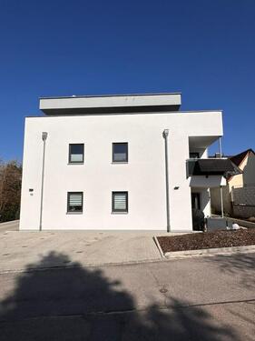 Foto - Roßtal: Moderne, neuwertige 2-Zimmer Wohnung in S-Bahn Nähe