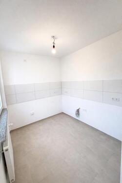 Foto - Teilmodernisierte 2-Zimmer Wohnung mit Garten RS-Lüttringhausen