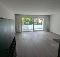 Neuwertige 4-Zimmerwohnung Nymphenburg mit West-Loggia und Blick ins Grüne - München